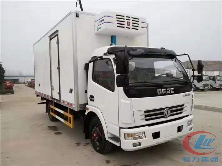 腾博会东风多利卡D7冷藏车