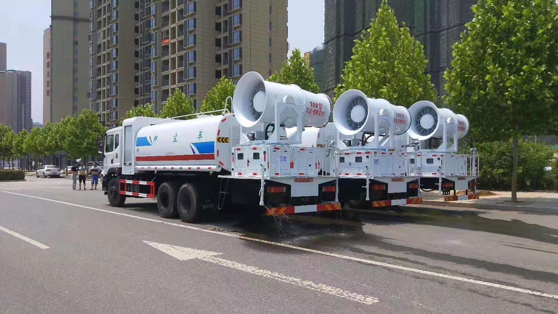 腾博会专汽东风后双桥T5多功能抑尘车